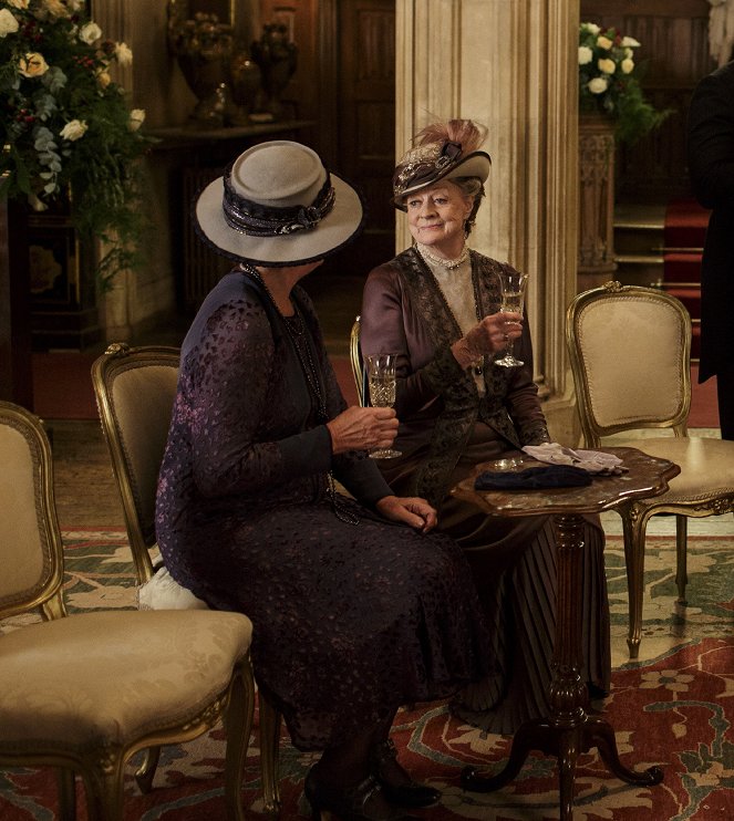 Downton Abbey - Season 6 - Downtonban karácsony van - Filmfotók - Maggie Smith