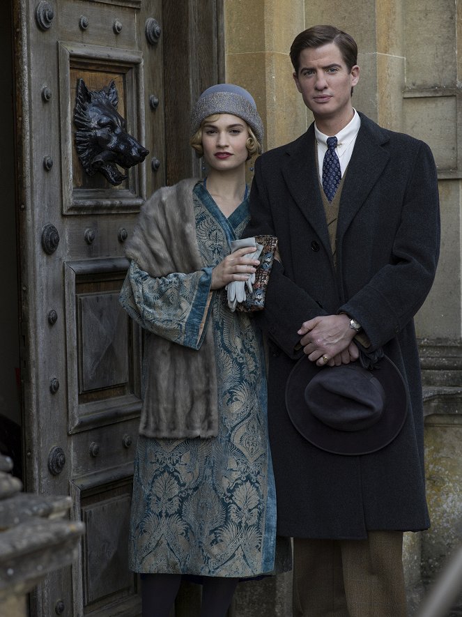 Downton Abbey - Downtonban karácsony van - Promóció fotók - Lily James, Matt Barber