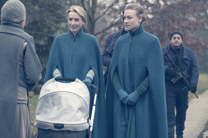 The Handmaid's Tale : La servante écarlate - Le Pont - Film - Ever Carradine, Yvonne Strahovski