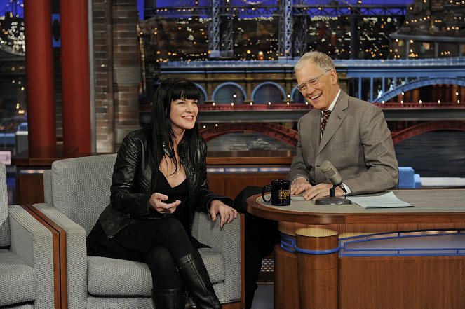 Late Show with David Letterman - Photos - Pauley Perrette, David Letterman