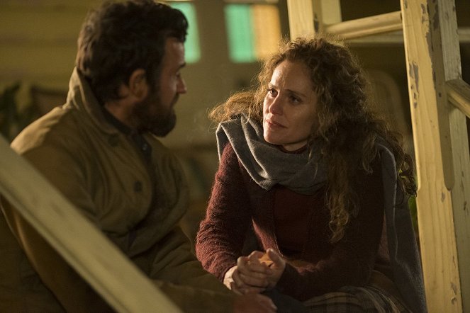The Leftovers - Photos - Justin Theroux, Amy Brenneman