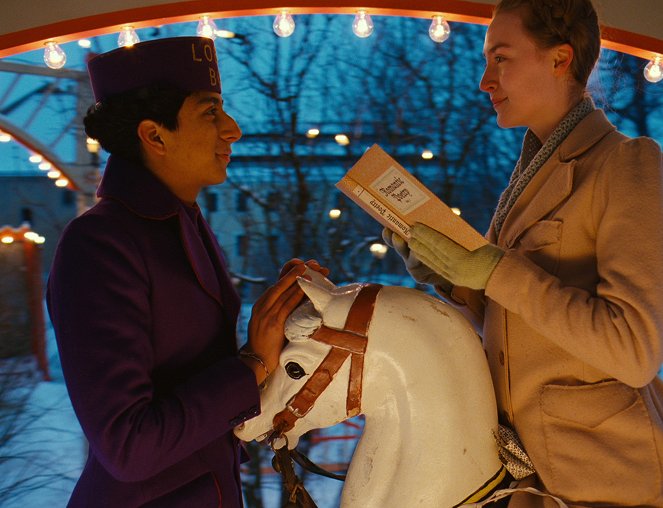The Grand Budapest Hotel - Kuvat elokuvasta - Tony Revolori, Saoirse Ronan