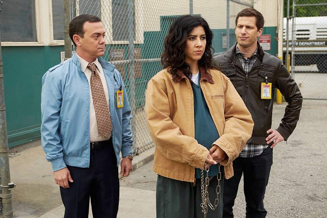 Brooklyn Nine-Nine - Season 3 - Maximum Security - Photos - Joe Lo Truglio, Stephanie Beatriz, Andy Samberg