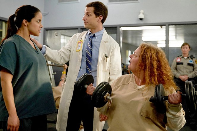 Brooklyn Nine-Nine - Season 3 - Maximum Security - Photos - Melissa Fumero, Andy Samberg, Aida Turturro