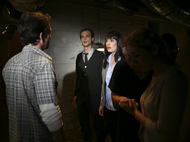 Criminal Minds - Season 4 - Minimal Loss - Photos - Matthew Gray Gubler, Paget Brewster
