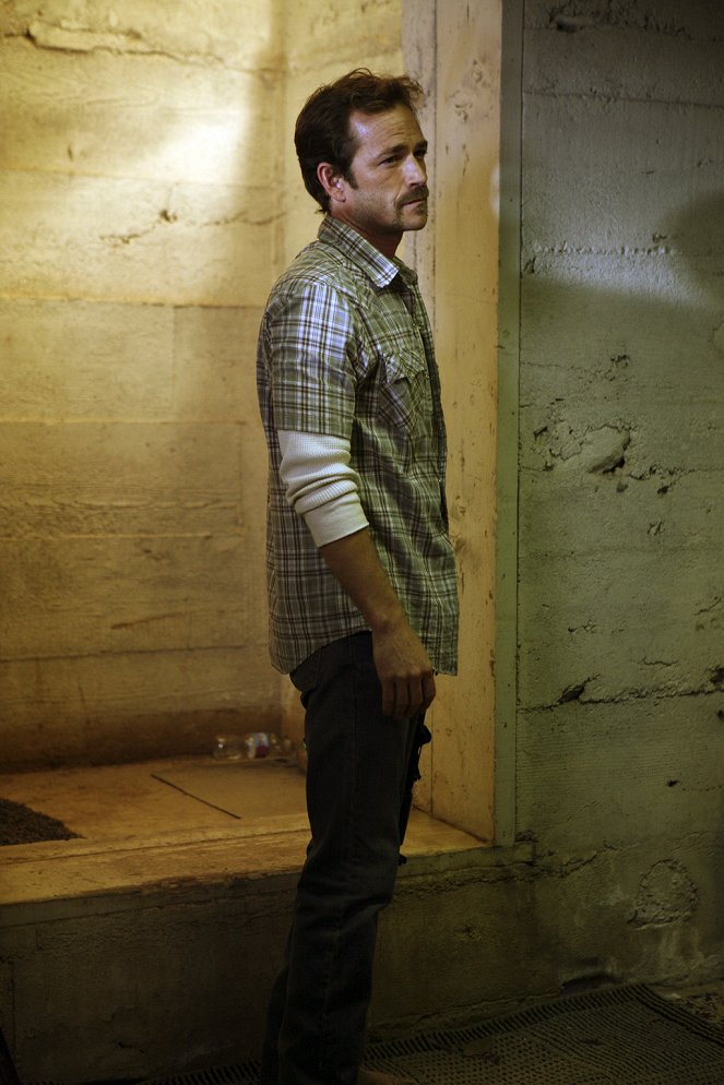 Criminal Minds - Season 4 - Minimal Loss - Photos - Luke Perry