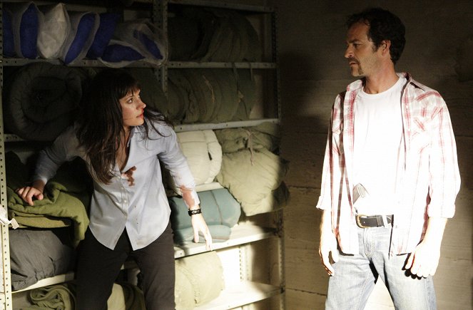 Criminal Minds - Season 4 - Minimal Loss - Photos - Paget Brewster, Luke Perry