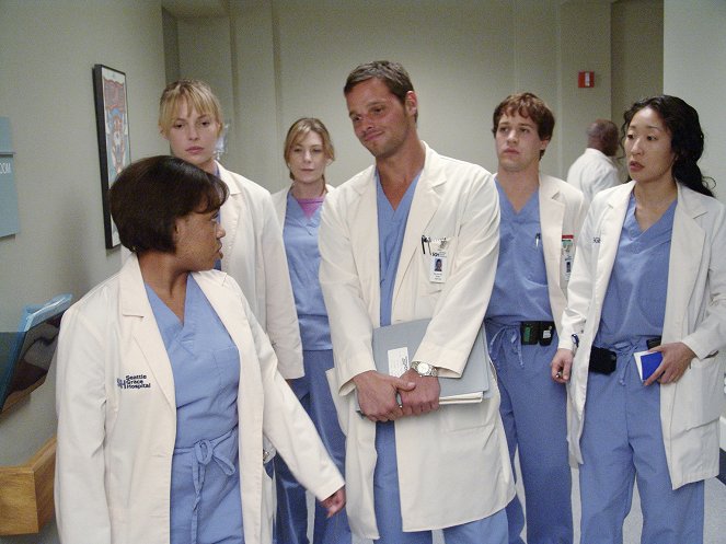 Grey's Anatomy - Season 1 - If Tomorrow Never Comes - Photos - Chandra Wilson, Katherine Heigl, Ellen Pompeo, Justin Chambers, T.R. Knight, Sandra Oh