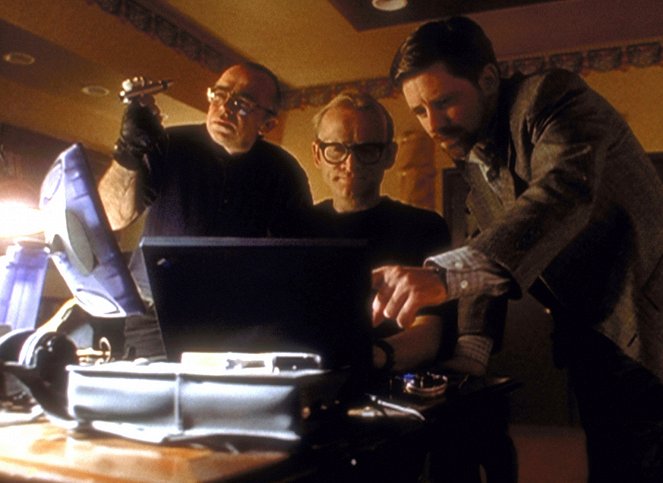 The X-Files - Three of a Kind - Van film - Tom Braidwood, Dean Haglund, Bruce Harwood