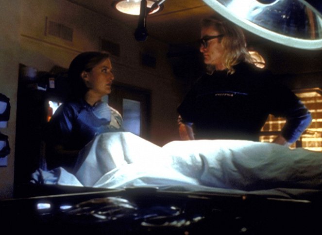 The X-Files - Three of a Kind - Van film - Gillian Anderson, Dean Haglund