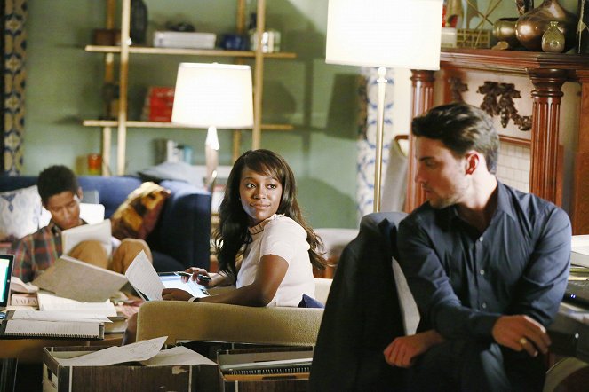 How to Get Away with Murder - It's All Her Fault - Photos - Aja Naomi King, Jack Falahee