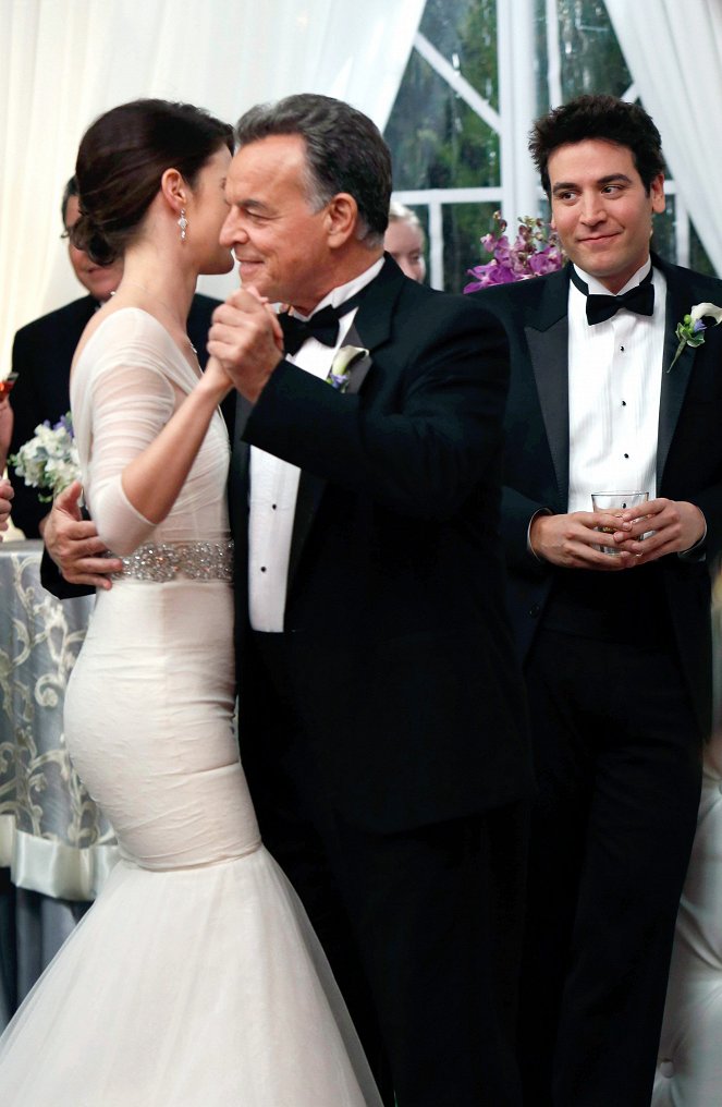 How I Met Your Mother - Season 8 - Ring Up! - Photos - Cobie Smulders, Ray Wise, Josh Radnor