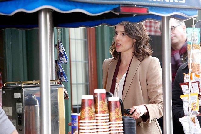 How I Met Your Mother - Ring Up! - Photos - Cobie Smulders