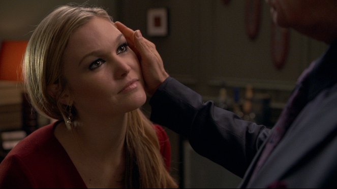 Blue - Photos - Julia Stiles