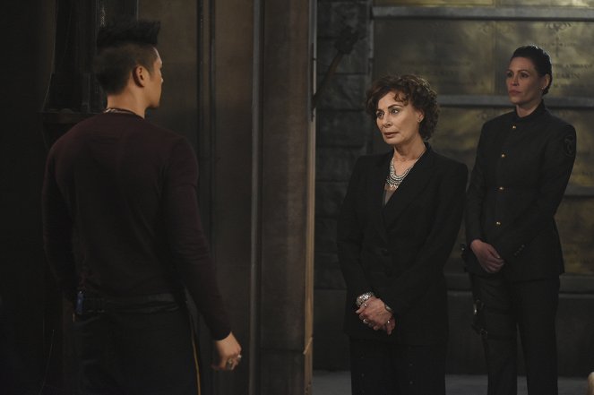 Shadowhunters: The Mortal Instruments - You Are Not Your Own - Photos