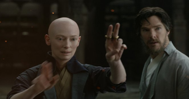 Doctor Strange - Filmfotók - Tilda Swinton, Benedict Cumberbatch