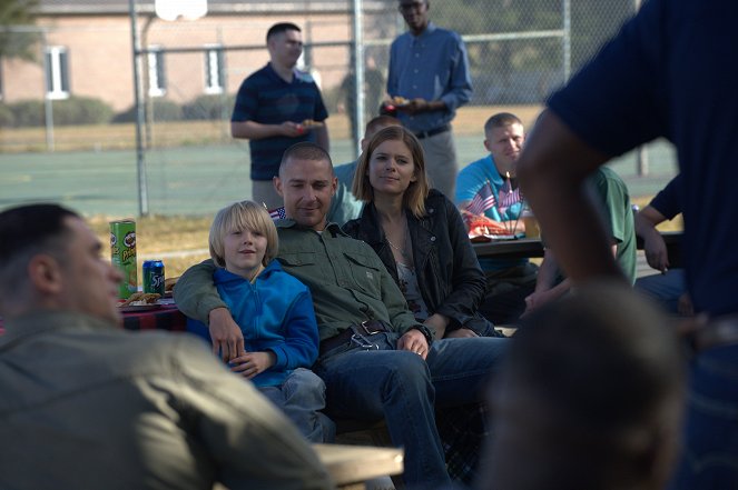 Man Down - Filmfotos - Charlie Shotwell, Shia LaBeouf, Kate Mara