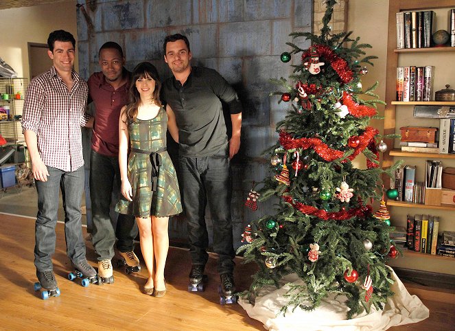 Jess i chłopaki - Boże Narodzenie już za dwa dni - Z filmu - Max Greenfield, Lamorne Morris, Zooey Deschanel, Jake Johnson