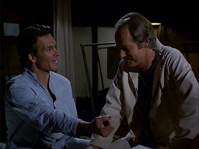M*A*S*H - Blood Brothers - Do filme - Patrick Swayze, Mike Farrell