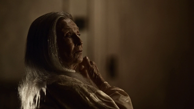 American Gods - Season 1 - La Tête dans les flocons - Film - Cloris Leachman