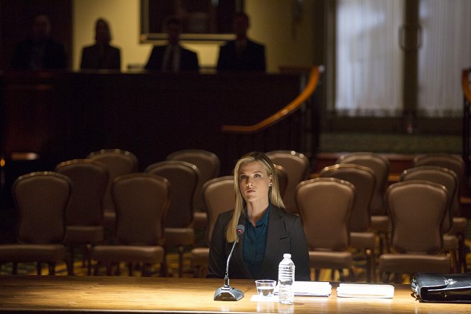 Legends - Season 1 - Identity - Photos - Ali Larter