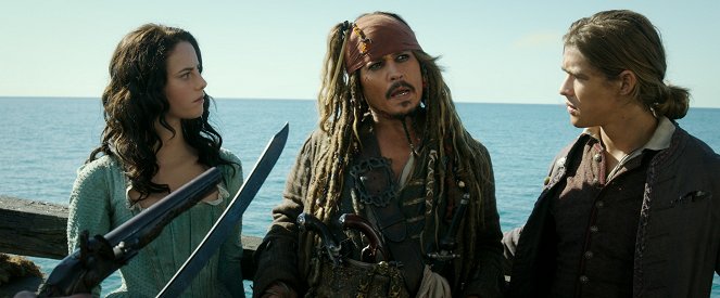 A Karib-tenger kalózai: Salazar bosszúja - Filmfotók - Kaya Scodelario, Johnny Depp, Brenton Thwaites