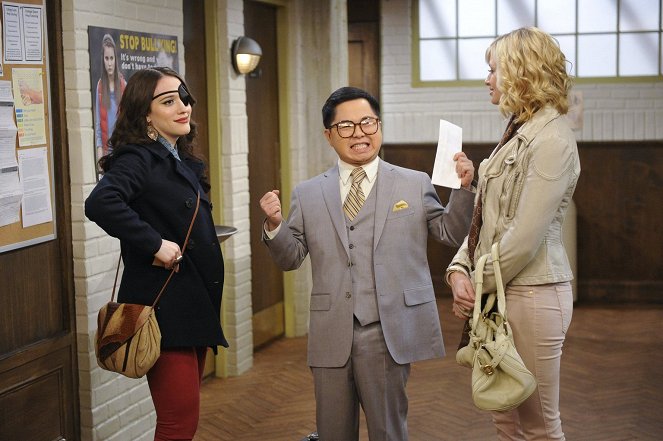 2 Broke Girls - And the Knock Off Knockout - Photos - Kat Dennings, Matthew Moy, Beth Behrs