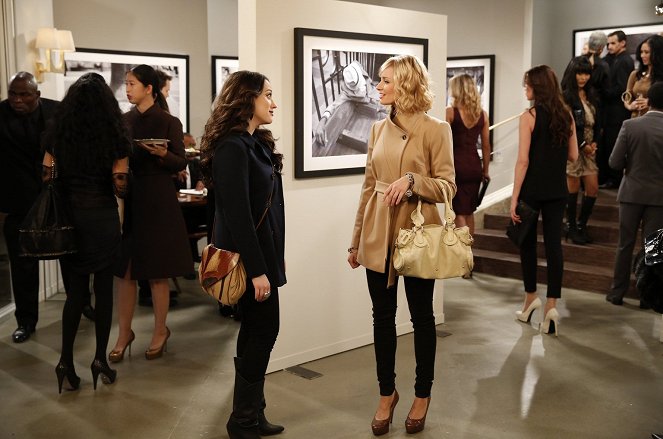 2 Broke Girls - And the Great Unwashed - Photos - Kat Dennings, Beth Behrs