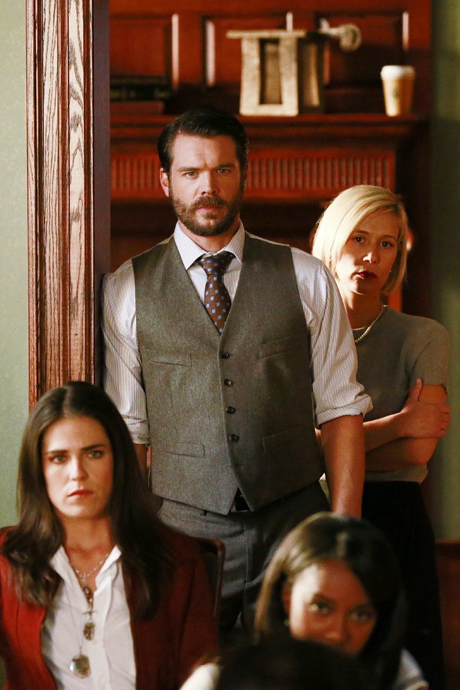 How to Get Away with Murder - We're Not Friends - Photos - Karla Souza, Charlie Weber, Liza Weil