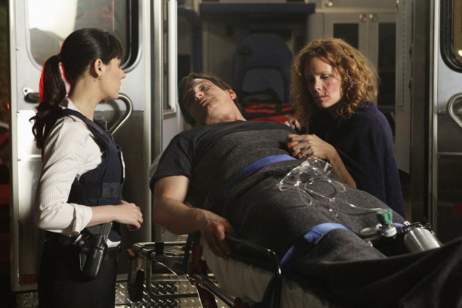 Criminal Minds - Season 4 - Paradise - Photos - Paget Brewster, William Mapother