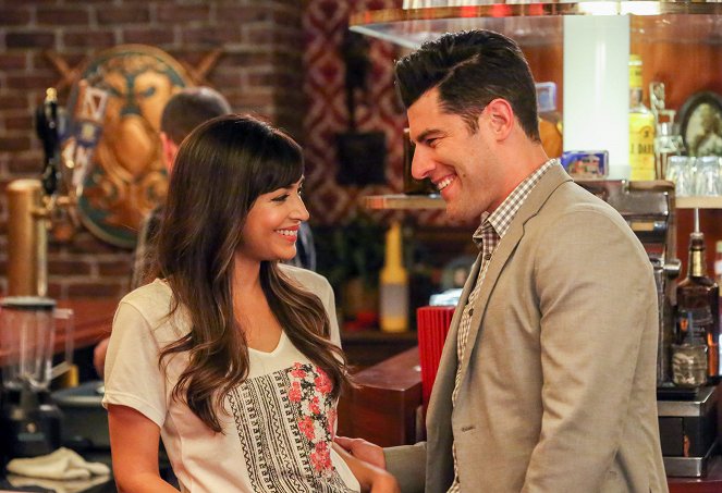 New Girl - Season 5 - What About Fred - Photos - Hannah Simone, Max Greenfield