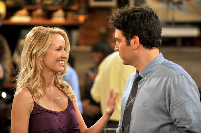 How I Met Your Mother - Knight Vision - Photos - Anna Camp, Josh Radnor