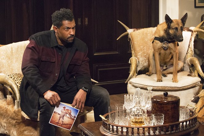 Angie Tribeca - Welcome Back, Blotter - Photos - Deon Cole