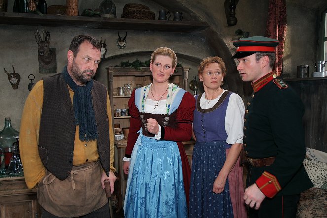 Chiemgauer Volkstheater - Grenzfeuer - Filmfotos - Markus Neumaier, Kristina Helfrich, Michaela Heigenhauser, Tom Mandl
