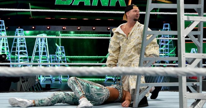 WWE Money in the Bank - Do filme - James Ellsworth