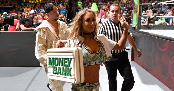 WWE Money in the Bank - Z filmu - James Ellsworth, Leah Van Dale