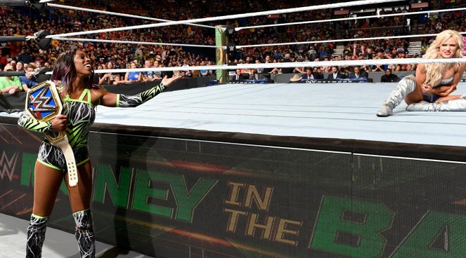WWE Money in the Bank - Z filmu - Trinity Fatu, C.J. Perry