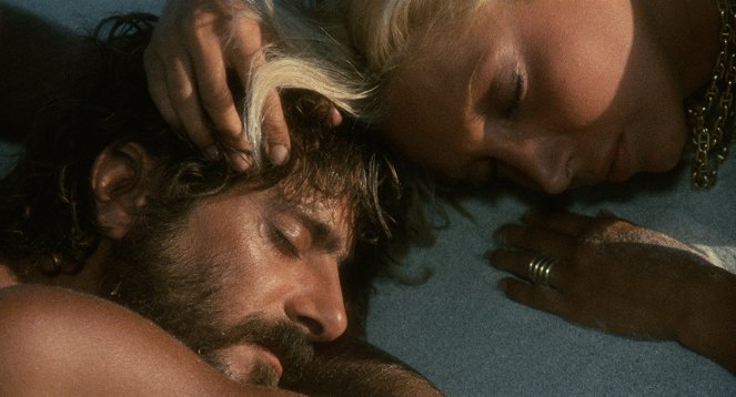 Vers un destin insolite sur les flots bleus - Film - Giancarlo Giannini, Mariangela Melato