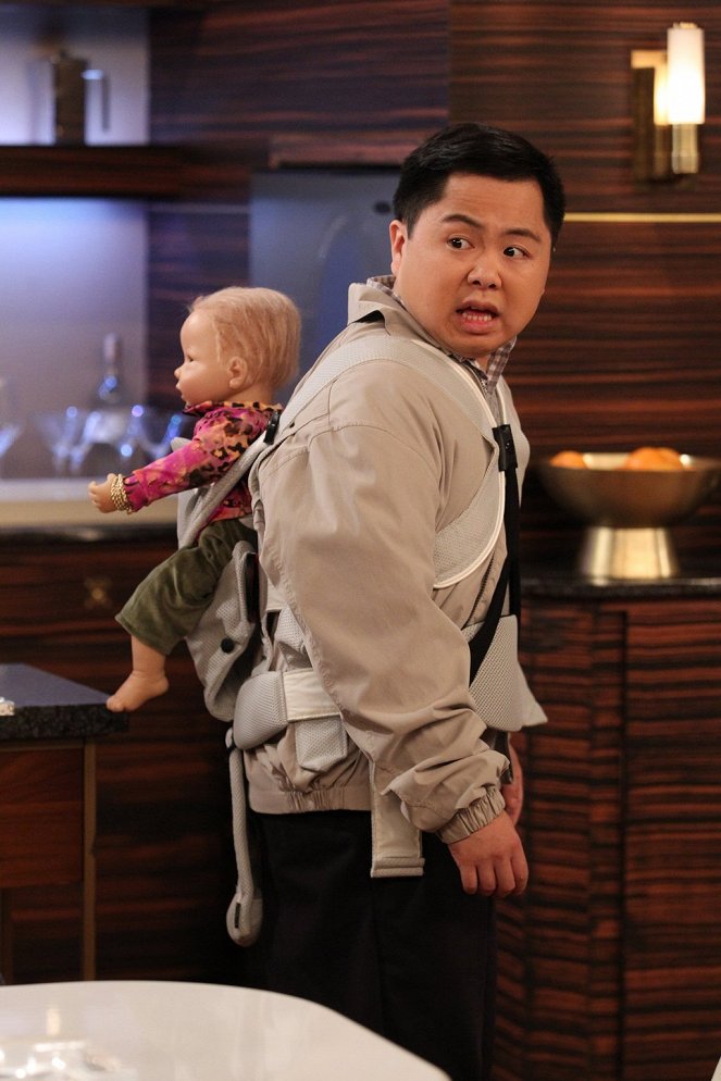 2 Broke Girls - And The Maybe Baby - Photos - Matthew Moy