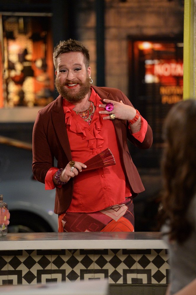 2 Broke Girls - And the Inside Outside Situation - Do filme - Michael Cyril Creighton