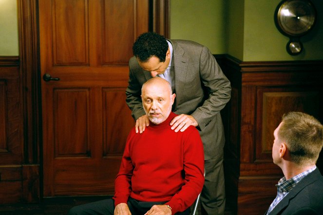 Monk - Season 8 - Mr. Monk Goes to Group Therapy - Photos - Hector Elizondo, Tony Shalhoub