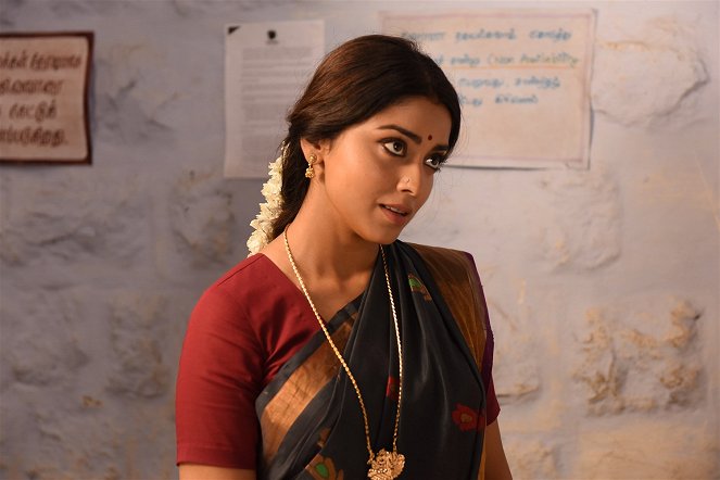 Anbanavan Asaradhavan Adangadhavan - Filmfotók - Shriya Saran