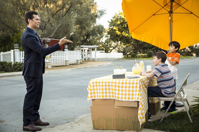 Angie Tribeca - License to Drill - Photos - Hayes MacArthur