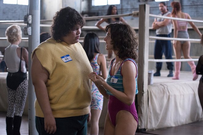 GLOW - Pilote - Film - Britney Young, Alison Brie