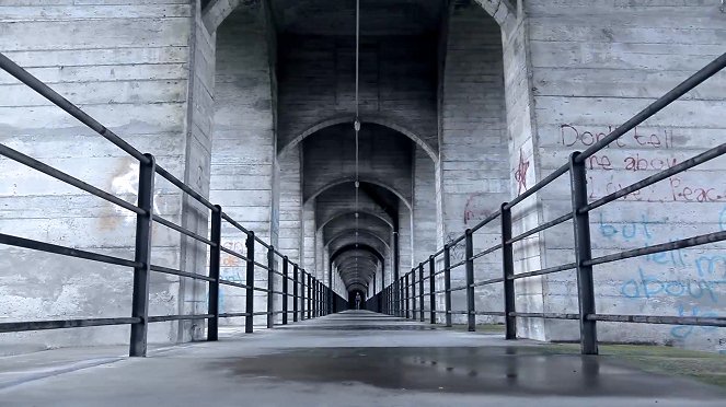 Beyond the Bridge - Kuvat elokuvasta