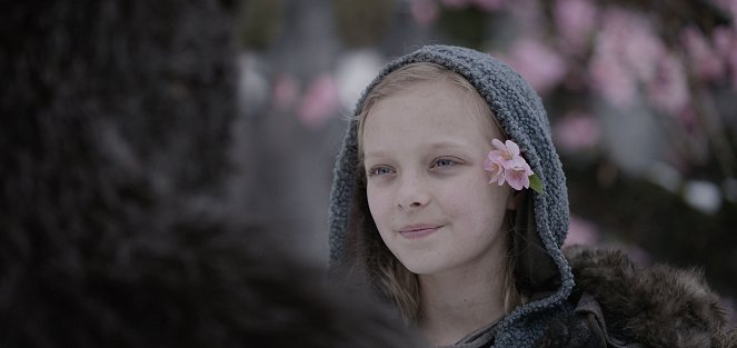 War for the Planet of the Apes - Photos - Amiah Miller