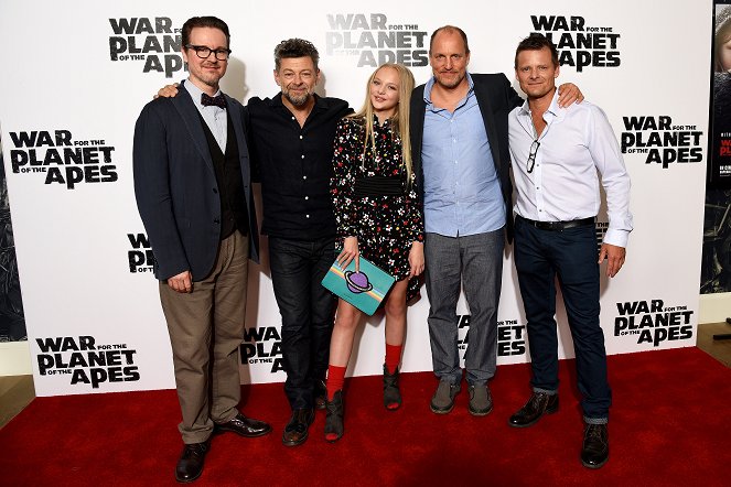 Vojna o planétu opíc - Z akcií - Screening of "War For The Planet Of The Apes" at The Ham Yard Hotel on June 19, 2017 in London, England. - Matt Reeves, Andy Serkis, Amiah Miller, Woody Harrelson, Steve Zahn