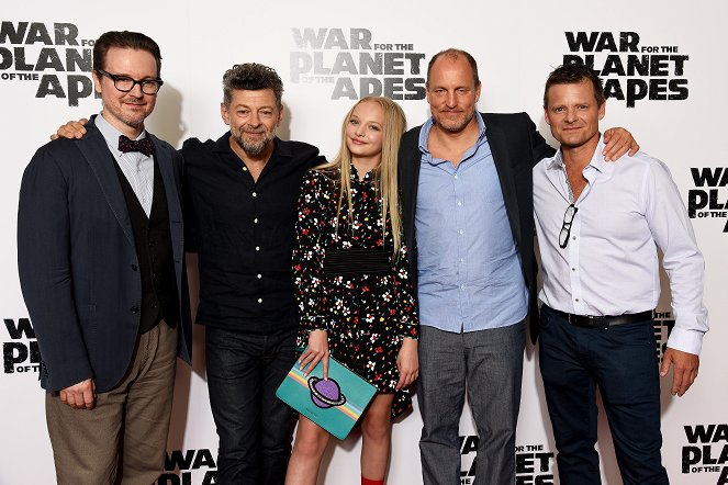 Sota apinoiden planeetasta - Tapahtumista - Screening of "War For The Planet Of The Apes" at The Ham Yard Hotel on June 19, 2017 in London, England. - Matt Reeves, Andy Serkis, Amiah Miller, Woody Harrelson, Steve Zahn