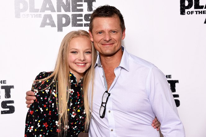 Planet der Affen 3: Survival - Veranstaltungen - Screening of "War For The Planet Of The Apes" at The Ham Yard Hotel on June 19, 2017 in London, England. - Amiah Miller, Steve Zahn