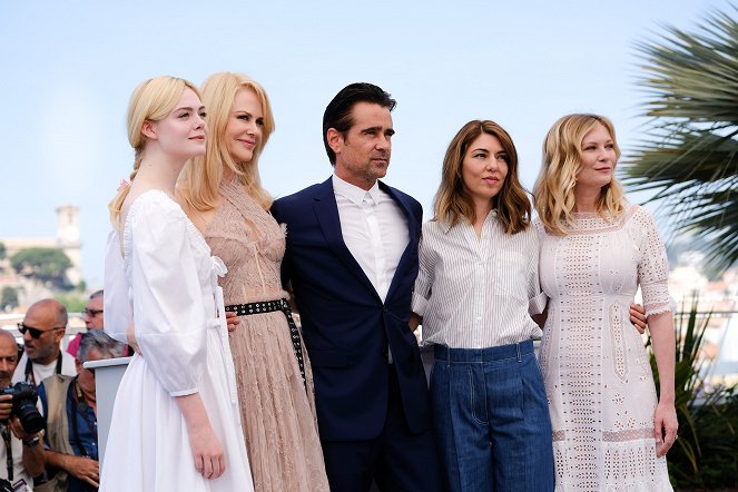 Csábítás - Rendezvények - Cannes Photocall on Wednesday, May 24, 2017 - Elle Fanning, Nicole Kidman, Colin Farrell, Sofia Coppola, Kirsten Dunst